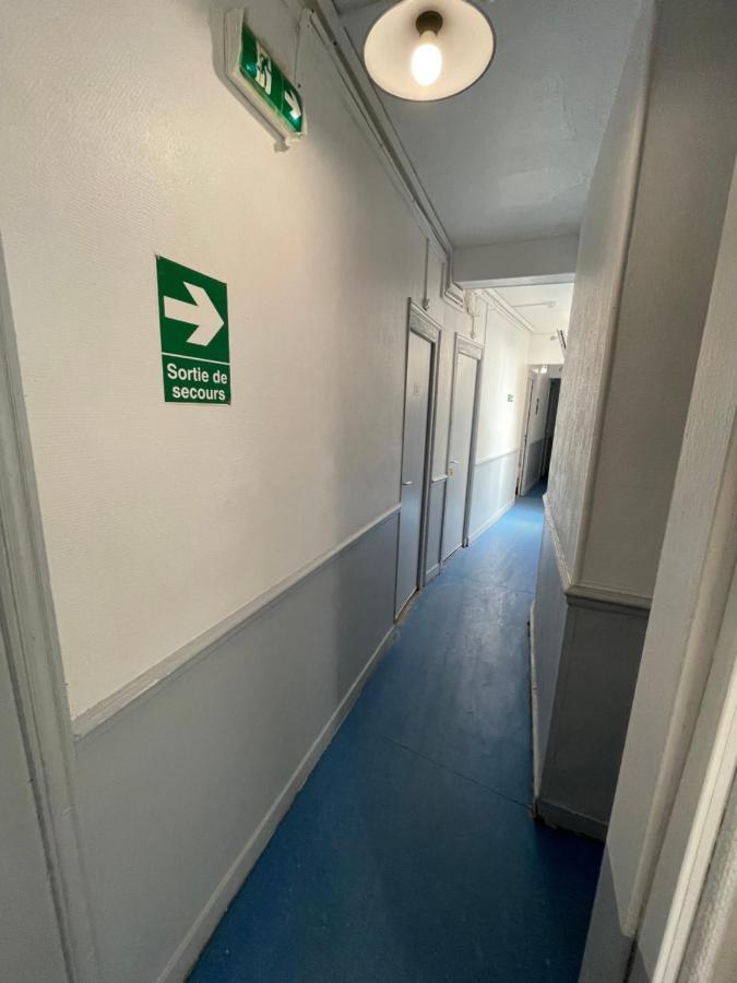 Hotel Central Saint-Denis  Luaran gambar