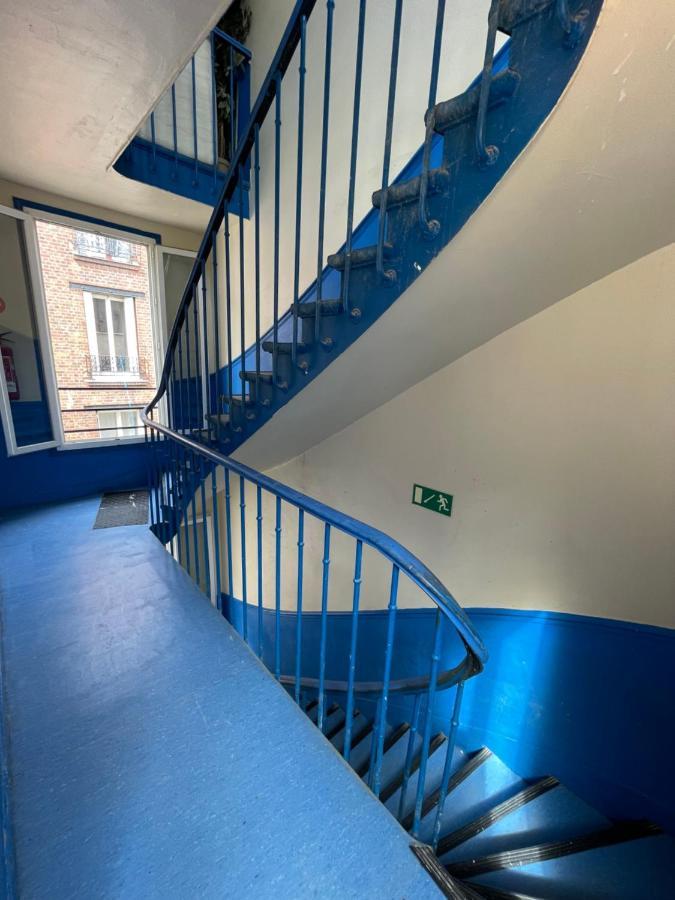 Hotel Central Saint-Denis  Luaran gambar