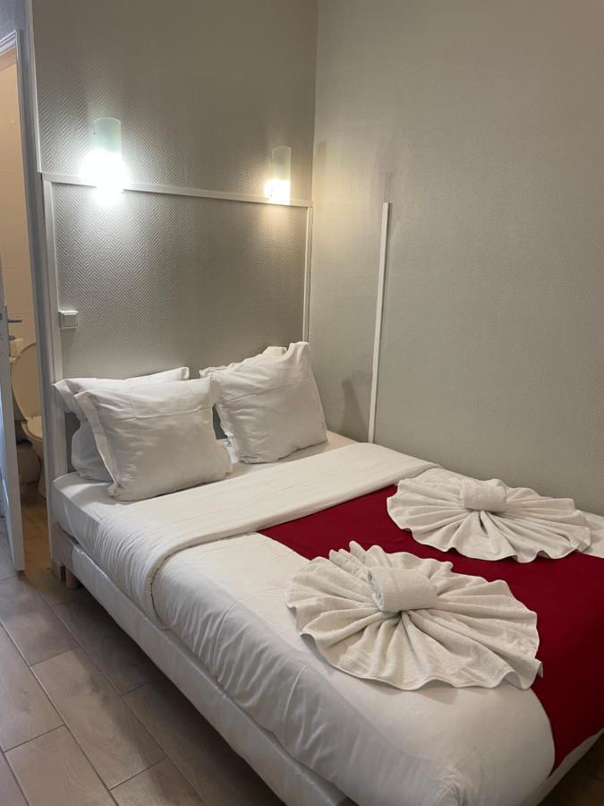 Hotel Central Saint-Denis  Luaran gambar