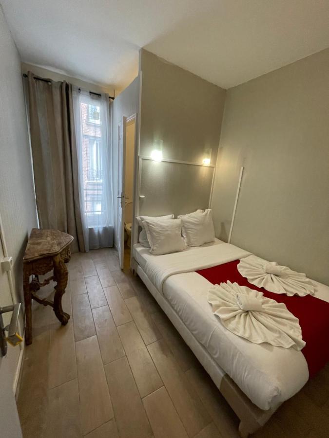 Hotel Central Saint-Denis  Luaran gambar