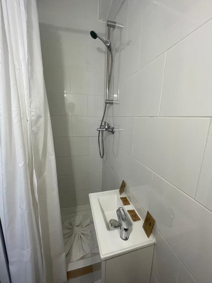 Hotel Central Saint-Denis  Luaran gambar